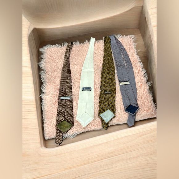 Men’s Silk Ties (4) - Picture 2 of 7